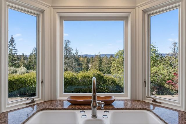 1110 Trinity Drive, Menlo Park, CA 94025