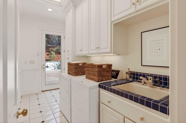 1110 Trinity Drive, Menlo Park, CA 94025