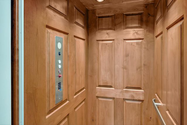 1110 Trinity Drive, Menlo Park, CA 94025