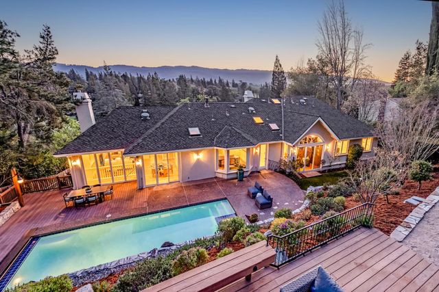 1110 Trinity Drive, Menlo Park, CA 94025