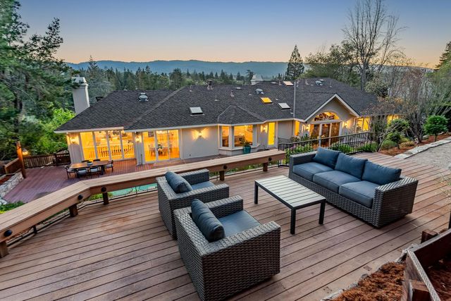 1110 Trinity Drive, Menlo Park, CA 94025