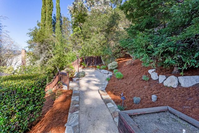 1110 Trinity Drive, Menlo Park, CA 94025