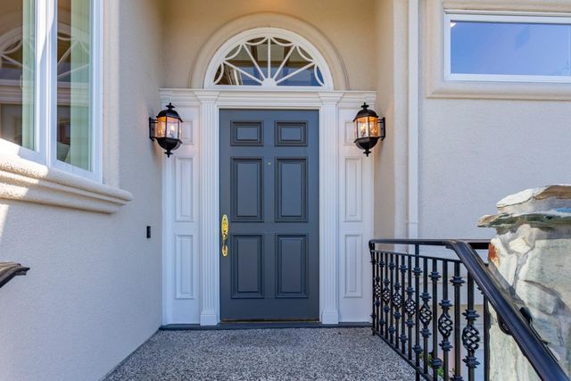 1110 Trinity Drive, Menlo Park, CA 94025