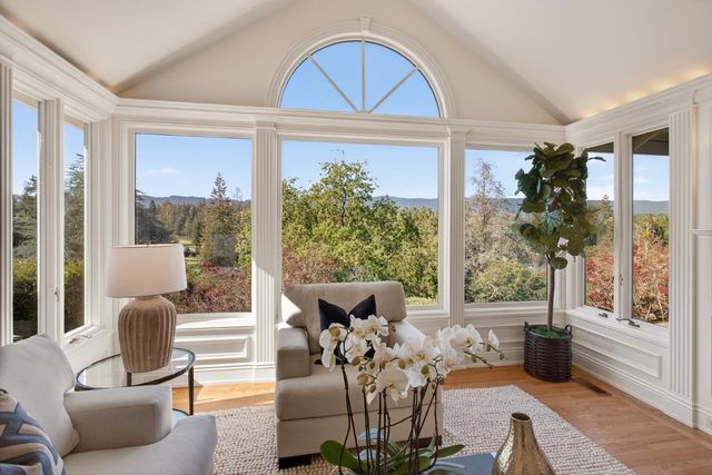 1110 Trinity Drive, Menlo Park, CA 94025