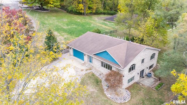 2200 SHERIDAN Road, Pekin, IL 61554