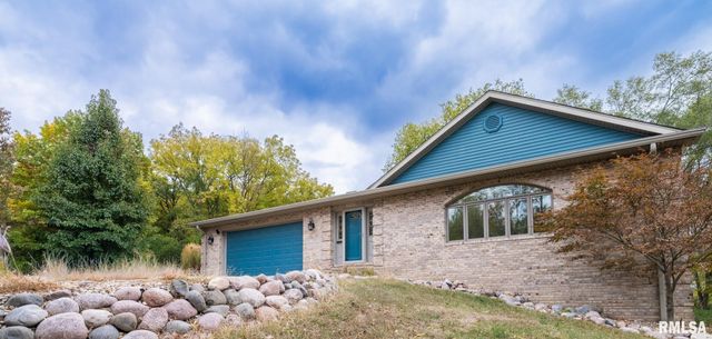 2200 SHERIDAN Road, Pekin, IL 61554