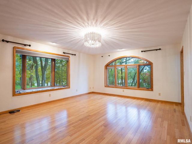 2200 SHERIDAN Road, Pekin, IL 61554