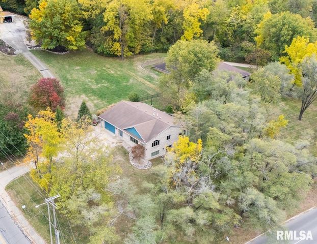 2200 SHERIDAN Road, Pekin, IL 61554