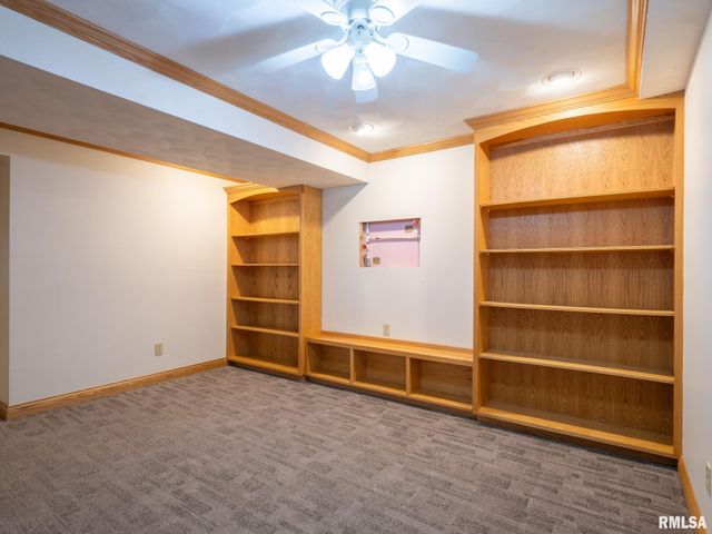 2200 SHERIDAN Road, Pekin, IL 61554