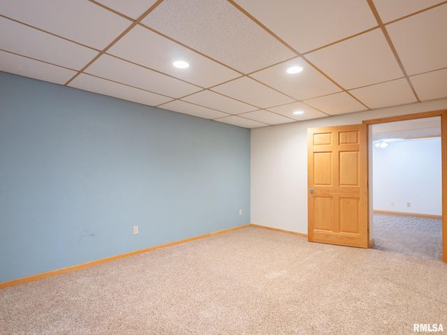 2200 SHERIDAN Road, Pekin, IL 61554