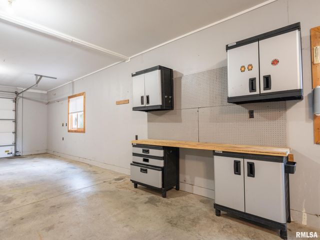 2200 SHERIDAN Road, Pekin, IL 61554