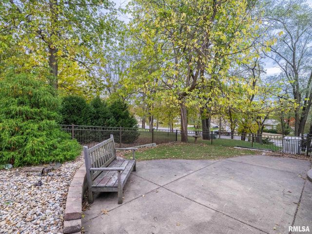 2200 SHERIDAN Road, Pekin, IL 61554