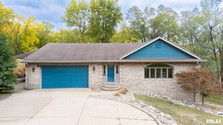 2200 SHERIDAN Road, Pekin, IL 61554