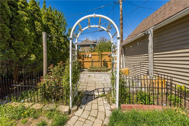 35 Hartsen Street, Rochester, NY 14610
