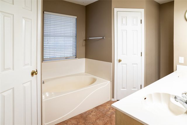 604 Valleyridge Court, Decatur, TX 76234