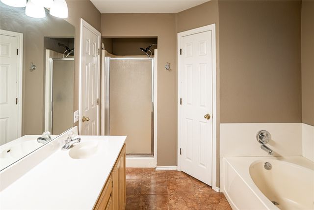 604 Valleyridge Court, Decatur, TX 76234