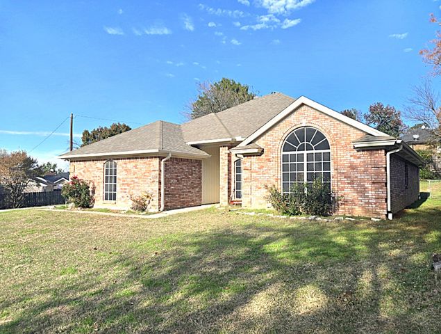604 Valleyridge Court, Decatur, TX 76234