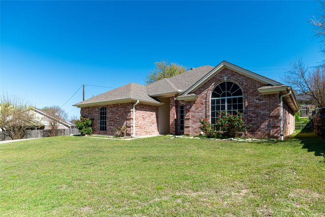 604 Valleyridge Court, Decatur, TX 76234