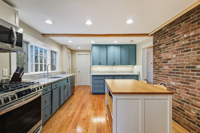 277 Central Street, Mansfield, MA 02048