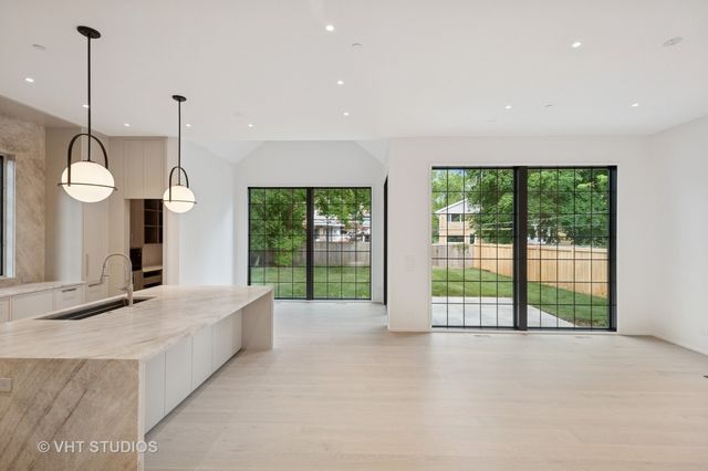 759 Strawberry Hill Drive, Glencoe, IL 60022