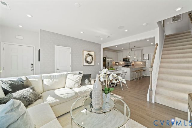 225 Brattice Dr, Midlothian, VA 23114