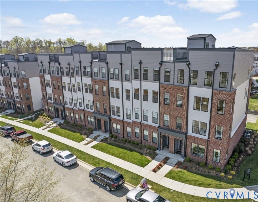 225 Brattice Dr, Midlothian, VA 23114