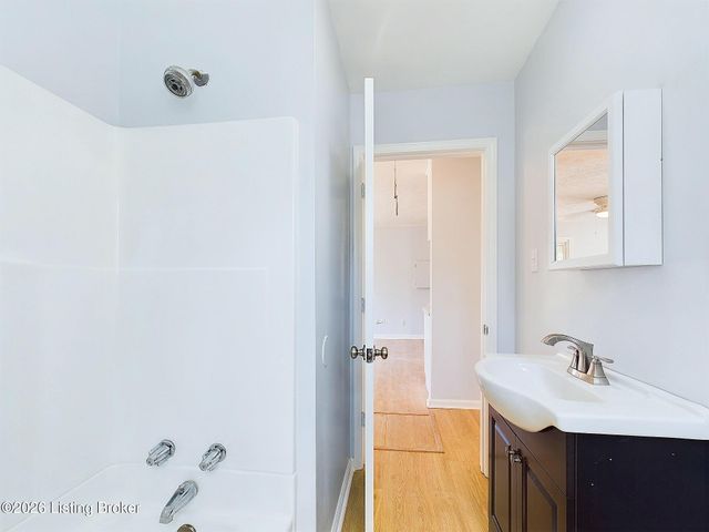 4203 Searcy Ln, Louisville, KY 40216