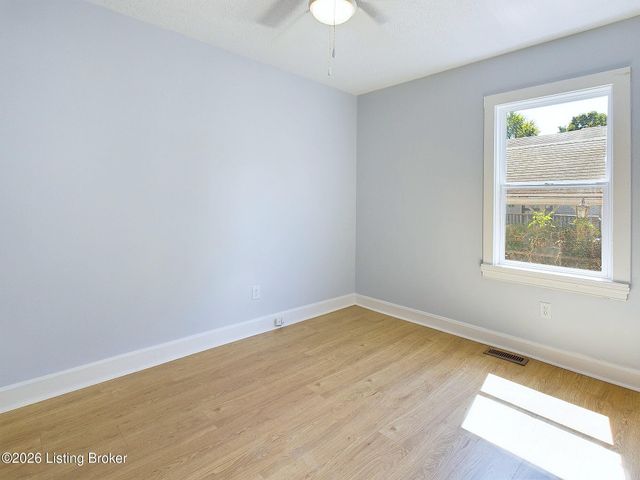 4203 Searcy Ln, Louisville, KY 40216