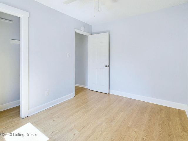 4203 Searcy Ln, Louisville, KY 40216