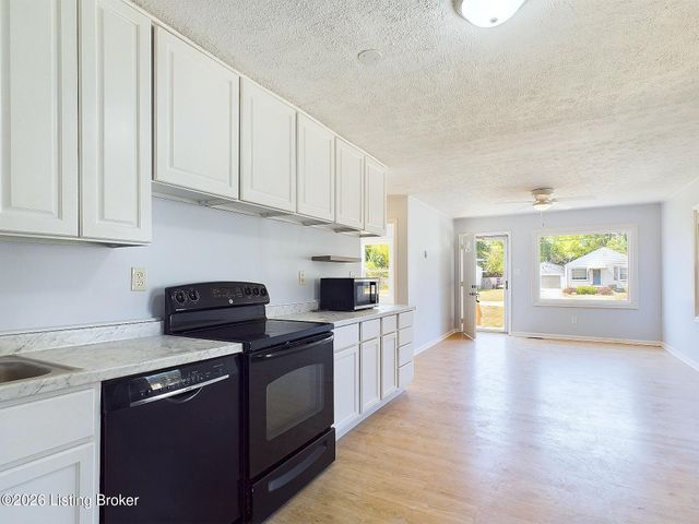 4203 Searcy Ln, Louisville, KY 40216