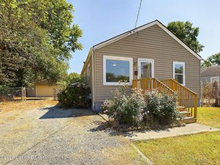 4203 Searcy Ln, Louisville, KY 40216