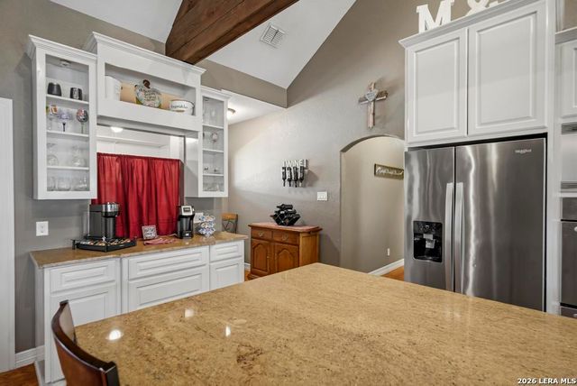 15 Post Oak Rd, La Vernia, TX 78121