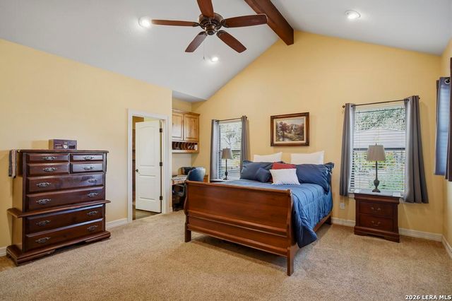 15 Post Oak Rd, La Vernia, TX 78121