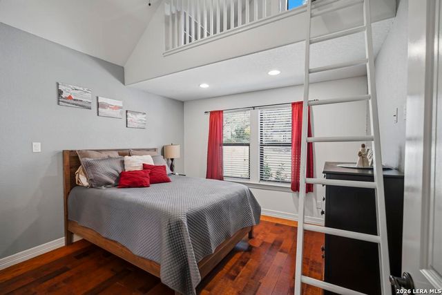 15 Post Oak Rd, La Vernia, TX 78121