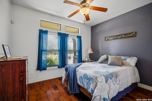 15 Post Oak Rd, La Vernia, TX 78121