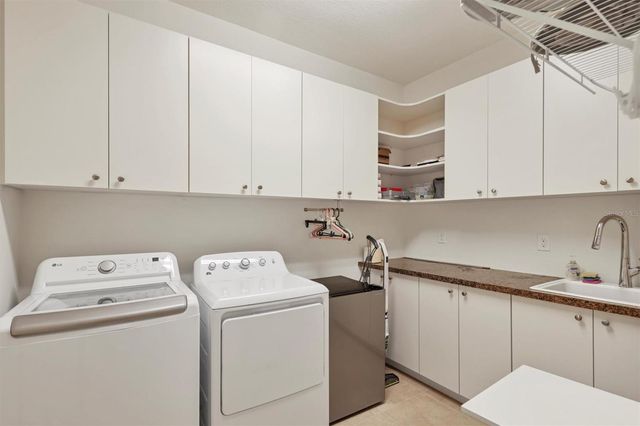 2414 VACCARO DRIVE, Sarasota, FL 34231