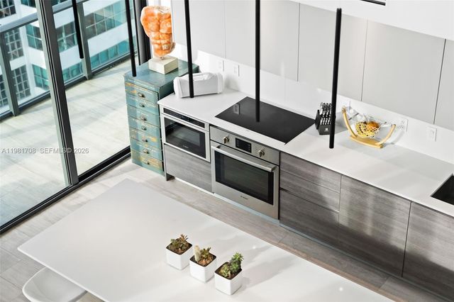 121 NE 34th St PH3204, Miami, FL 33137