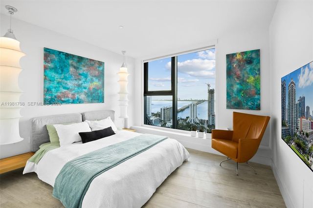 121 NE 34th St PH3204, Miami, FL 33137