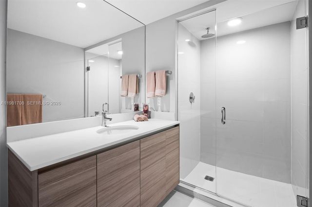 121 NE 34th St PH3204, Miami, FL 33137