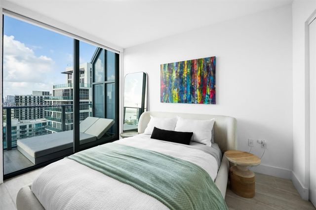 121 NE 34th St PH3204, Miami, FL 33137