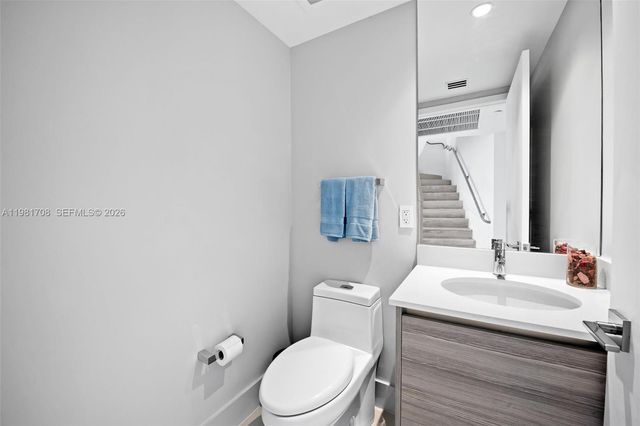 121 NE 34th St PH3204, Miami, FL 33137