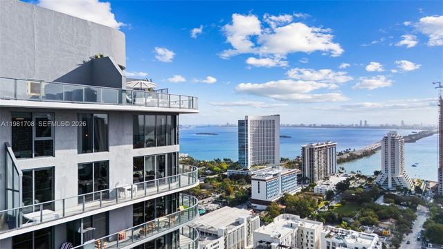 121 NE 34th St PH3204, Miami, FL 33137