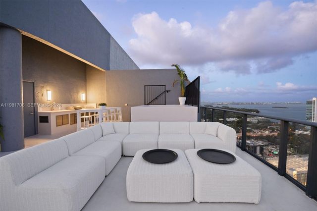 121 NE 34th St PH3204, Miami, FL 33137