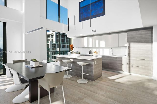 121 NE 34th St PH3204, Miami, FL 33137