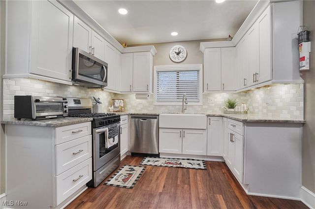 203 N Prospect Avenue, Hartville, OH 44632