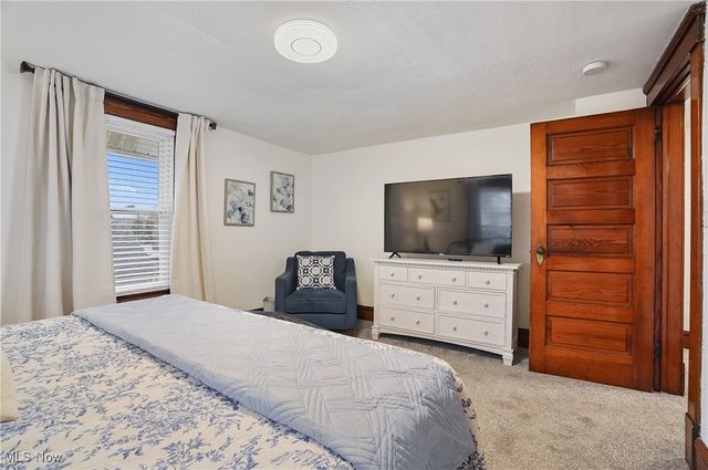 203 N Prospect Avenue, Hartville, OH 44632