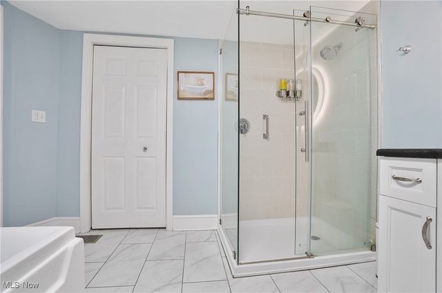 203 N Prospect Avenue, Hartville, OH 44632