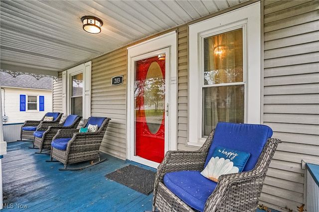 203 N Prospect Avenue, Hartville, OH 44632