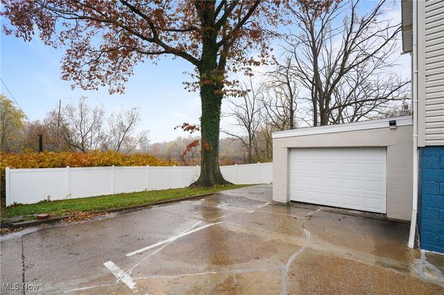 203 N Prospect Avenue, Hartville, OH 44632