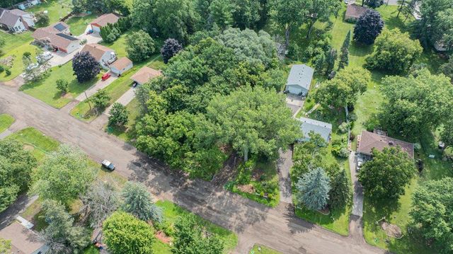 1984 Prosperity Road N, Maplewood, MN 55109